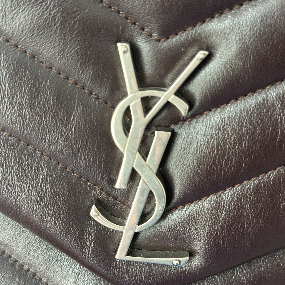 Authentic Saint Laurent Medium Loulou amaranto - Picture 7 of 11